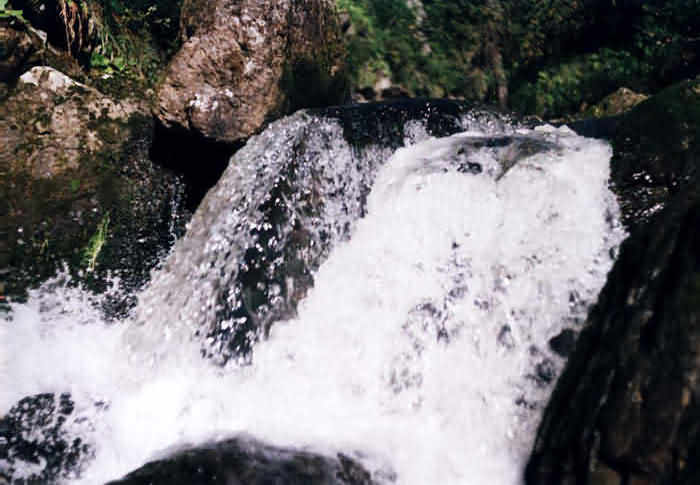 Водопад на Третьей речке в районе телецкого озера